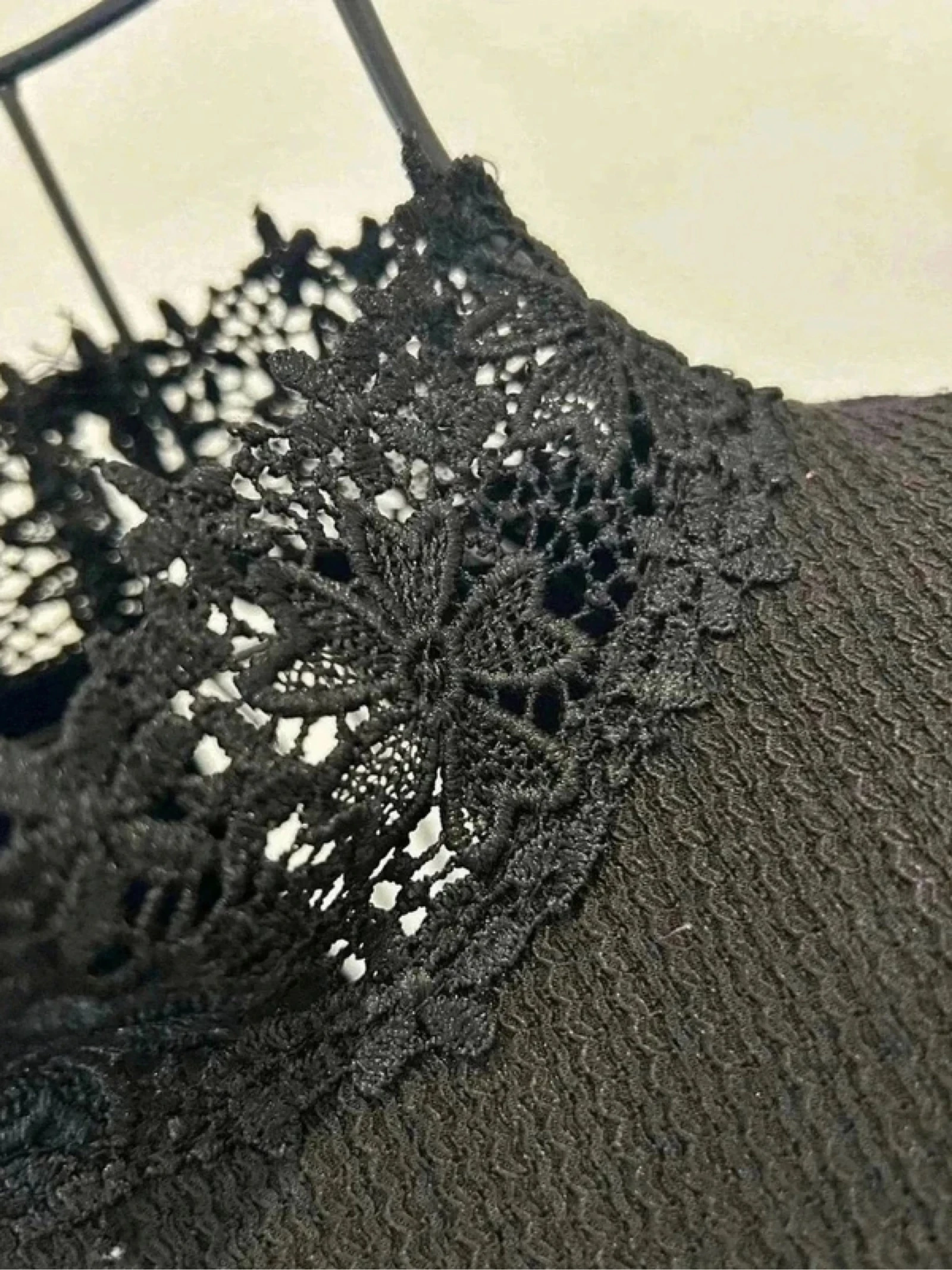 🌸 Vestido negro estructurado con hombreras – Zara 🌸 – photo 4